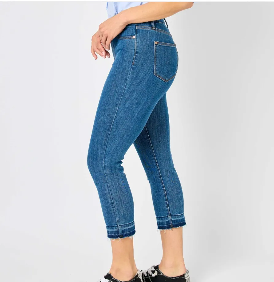 Favorite Pull On Capri Jeans by Judy Blue