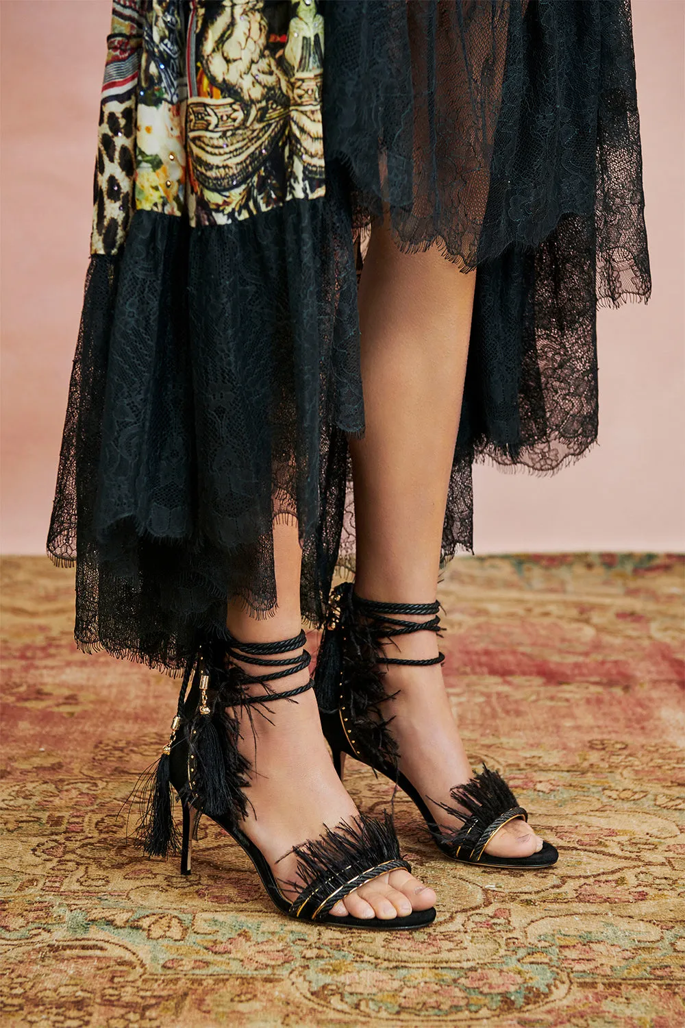 FEATHER HEEL BLACK