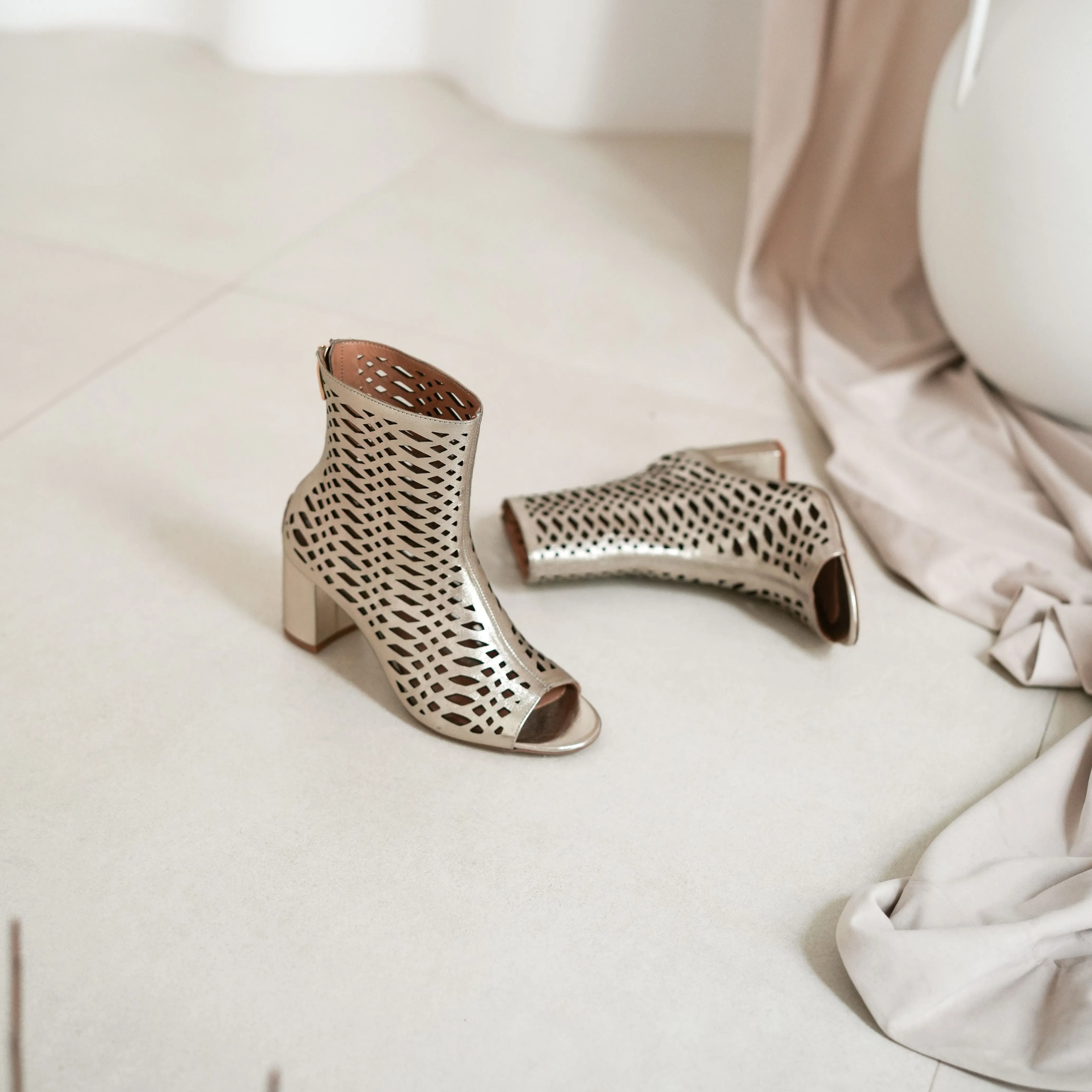 Kayan gold heel