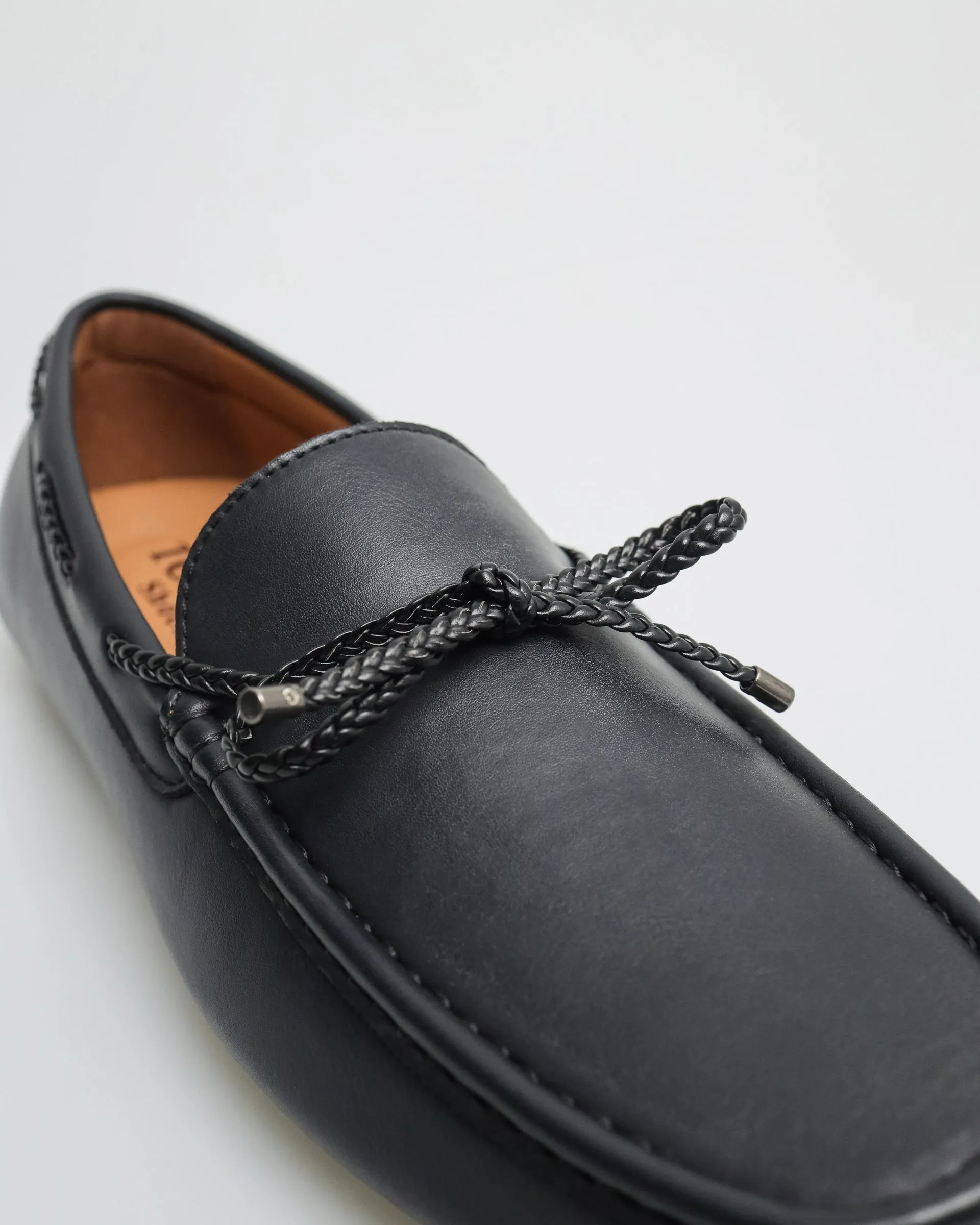 Tomaz C547 Men's Bow Moccasins