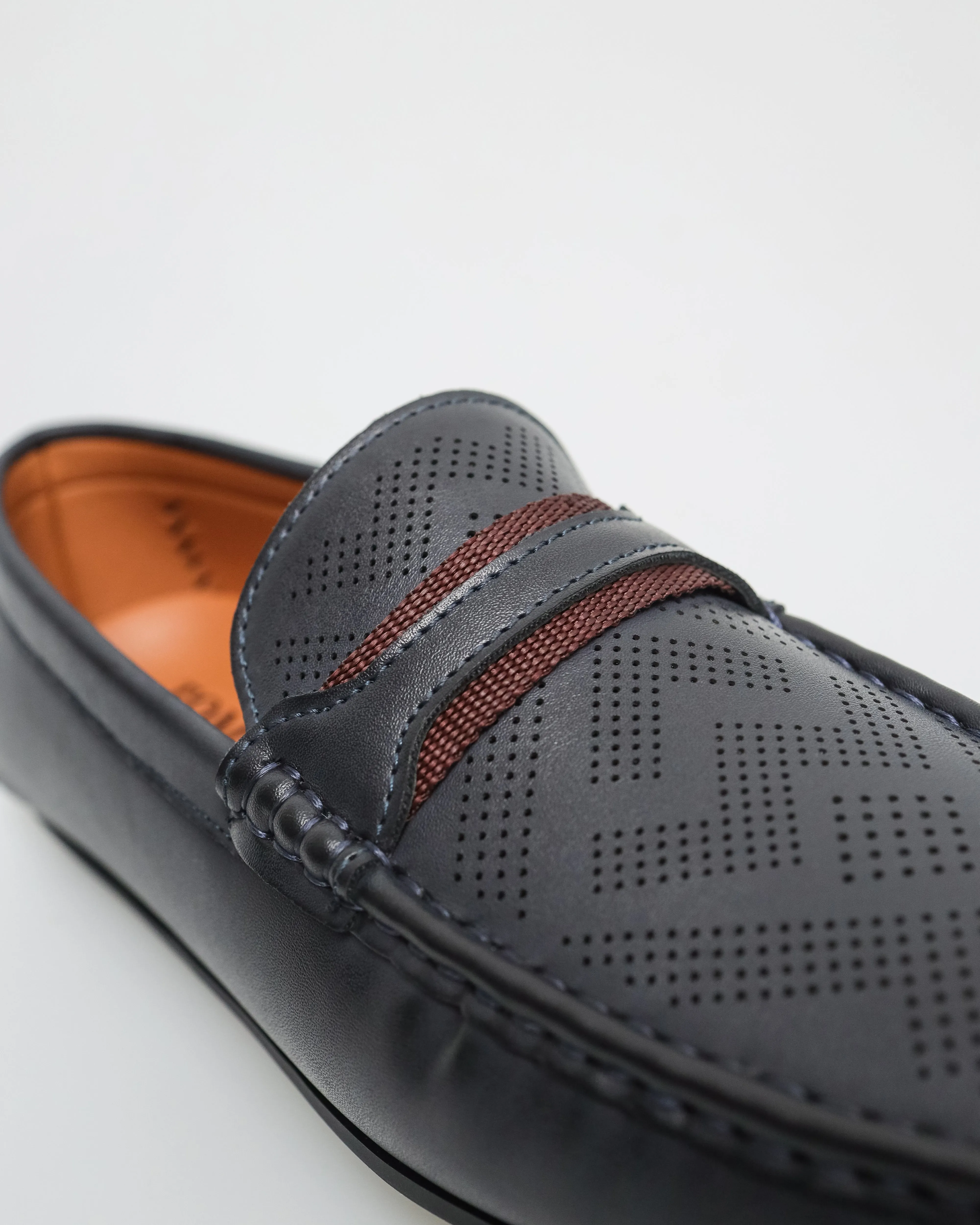Tomaz C581 Men's Buckle Moccasins