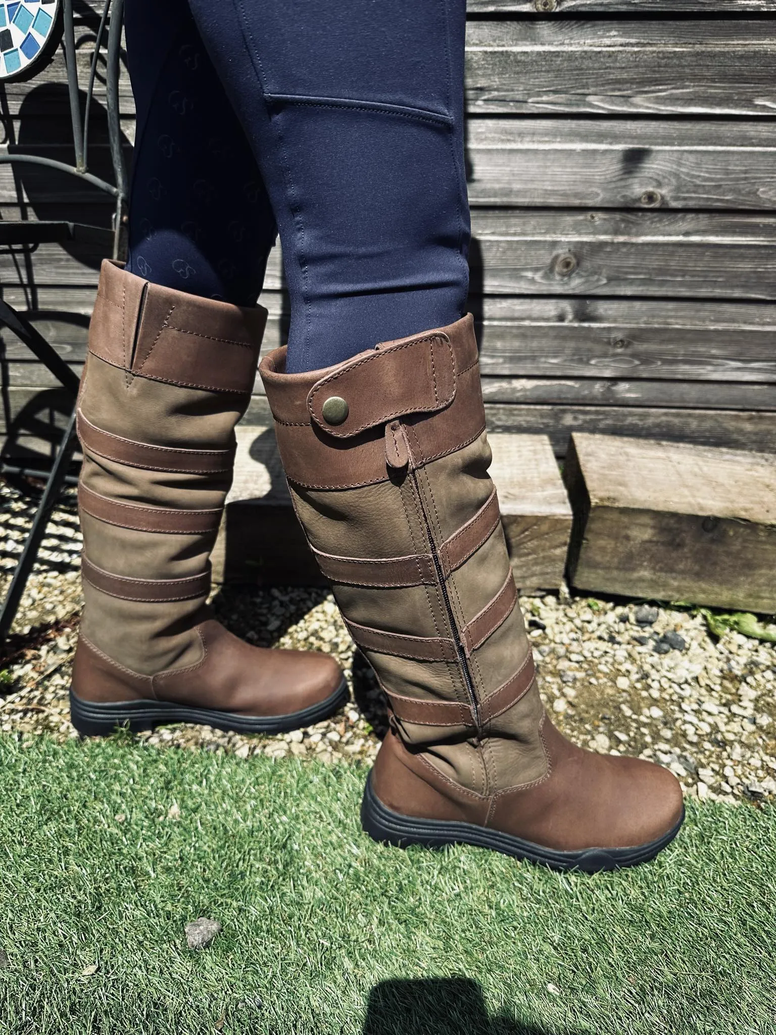 Yard river boots, New, Sizes 3-8,